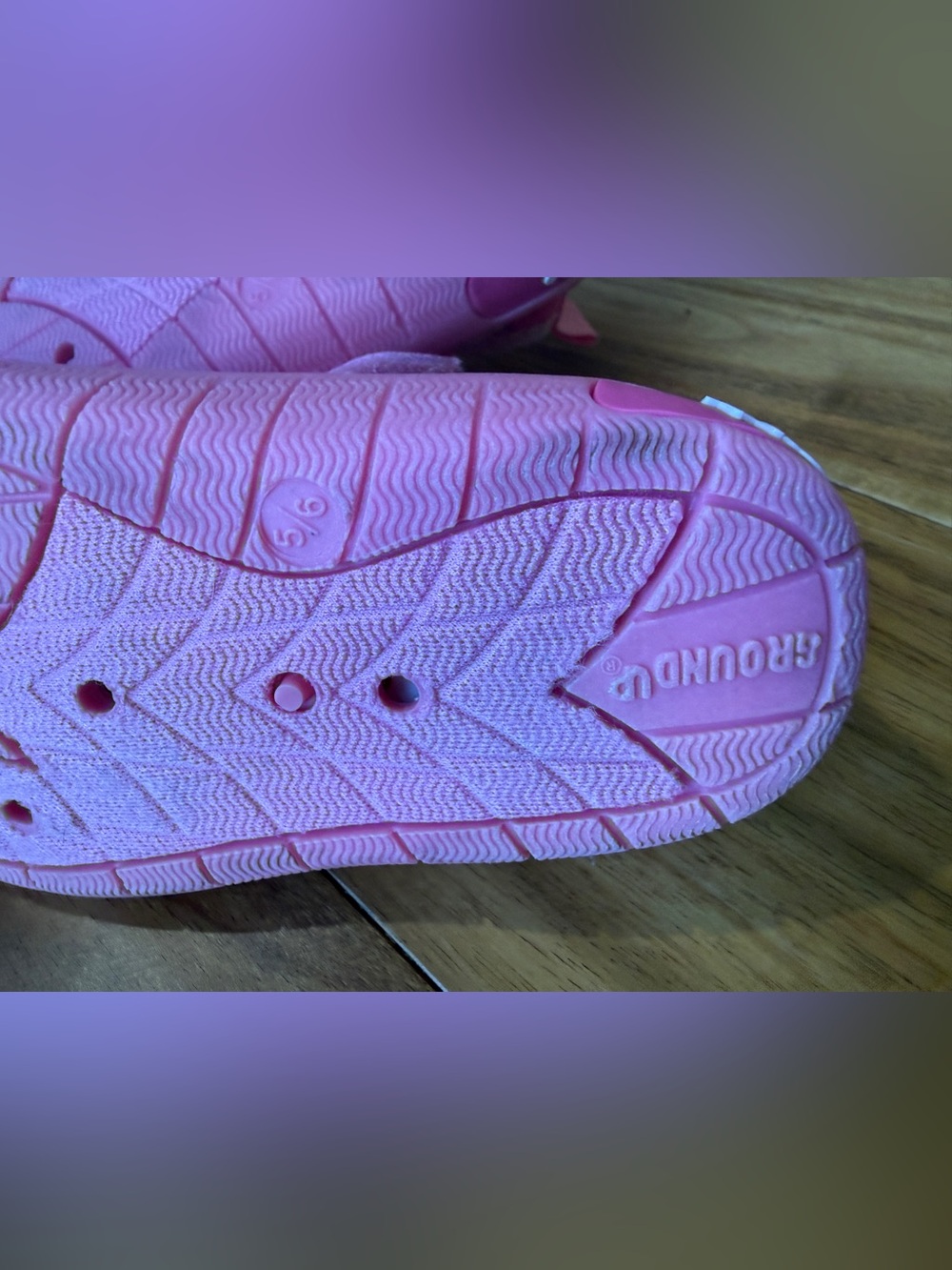 Hello Kitty Toddler Girls Water Shoe-Size 5/6 - Picture 7 of 7